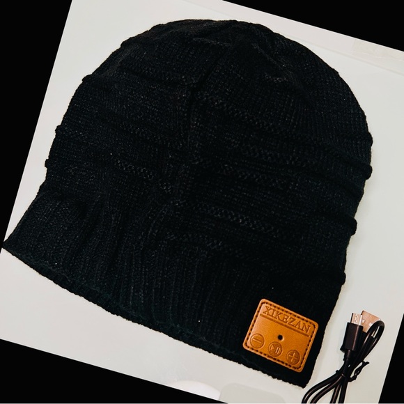 Black Bluetooth Beanie Hat, Unique Tech Gift for Boyfriend/Girlfriend etc - Picture 4 of 8